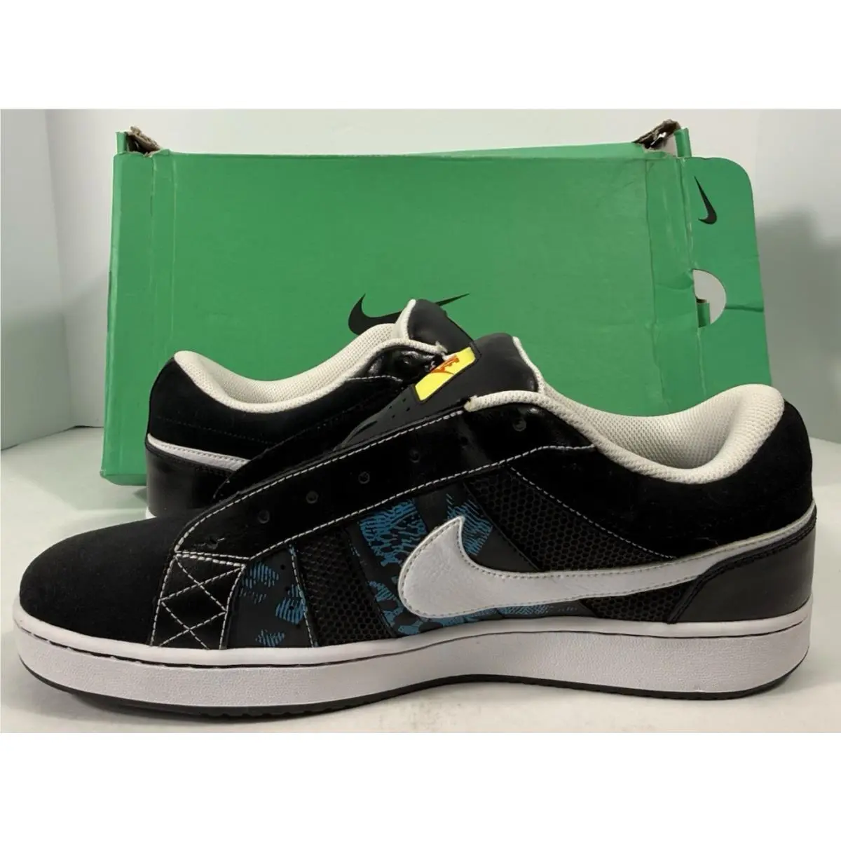 Nike shoes - Nike Isolate - Isolate - Black 0