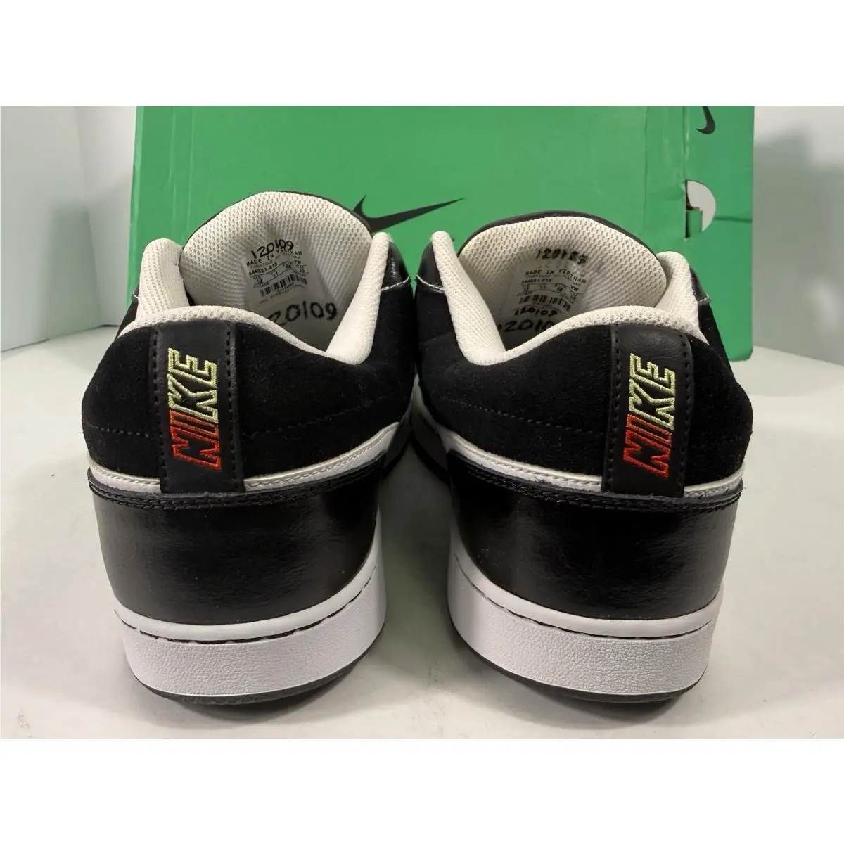 Nike shoes - Nike Isolate - Isolate - Black 1