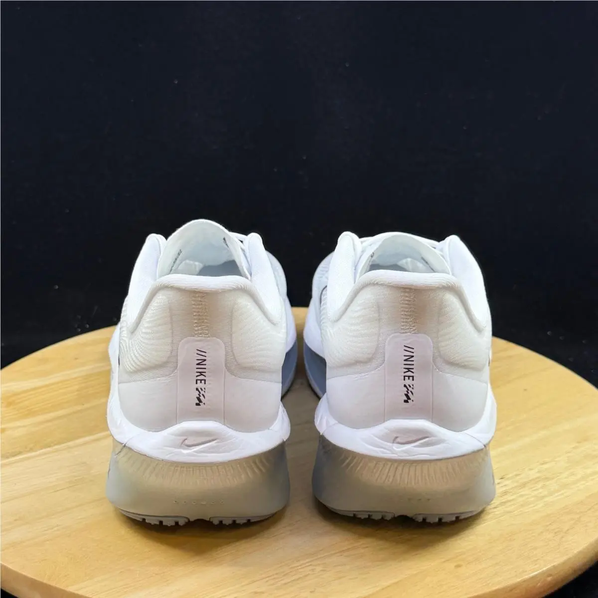 Nike shoes - White 3
