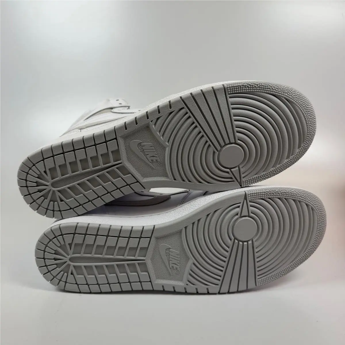 Nike shoes - Jordan 1 Retro High 85 Neutral Grey - White 4