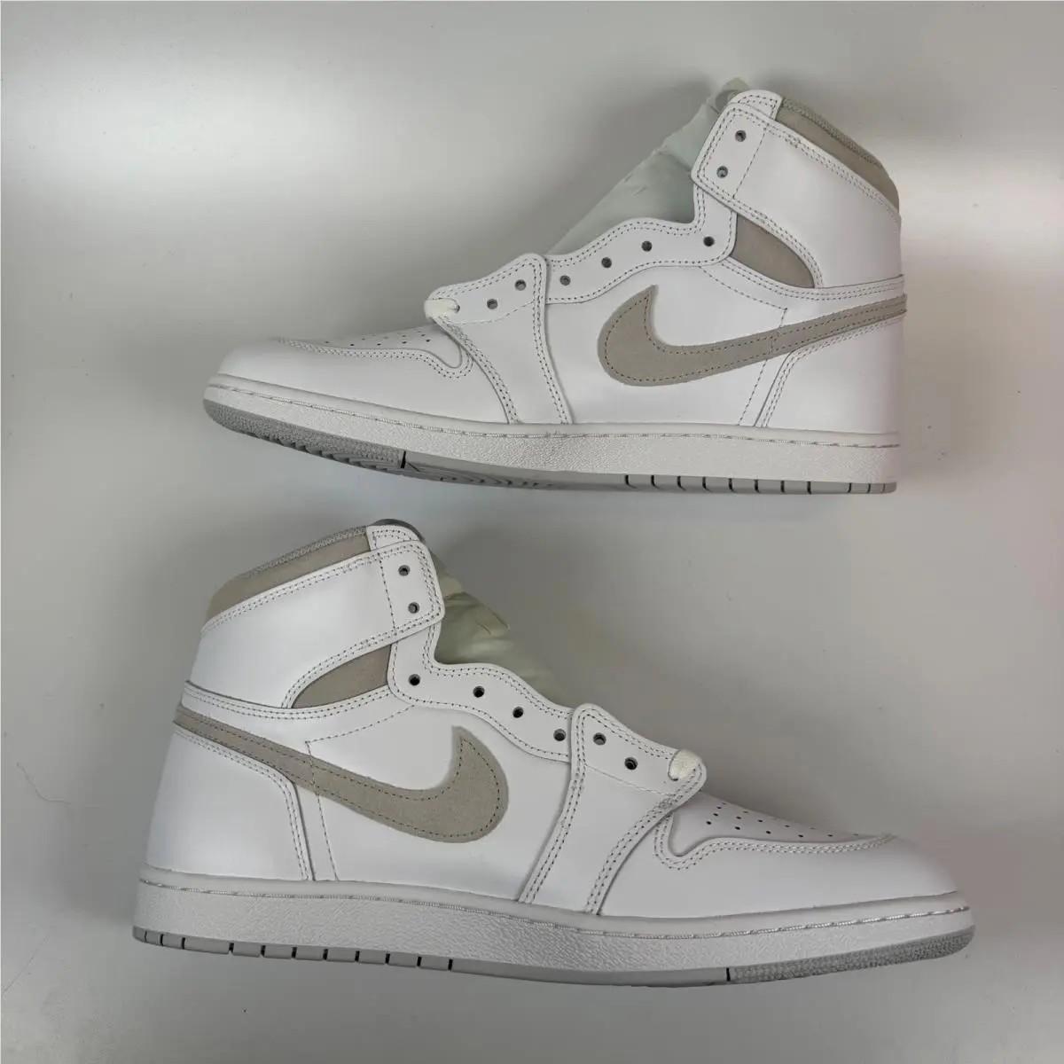 Nike shoes - Jordan 1 Retro High 85 Neutral Grey - White 1