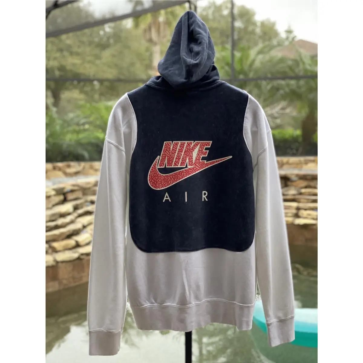 Nike clothing - White/Dark Obsidian/University Red 7
