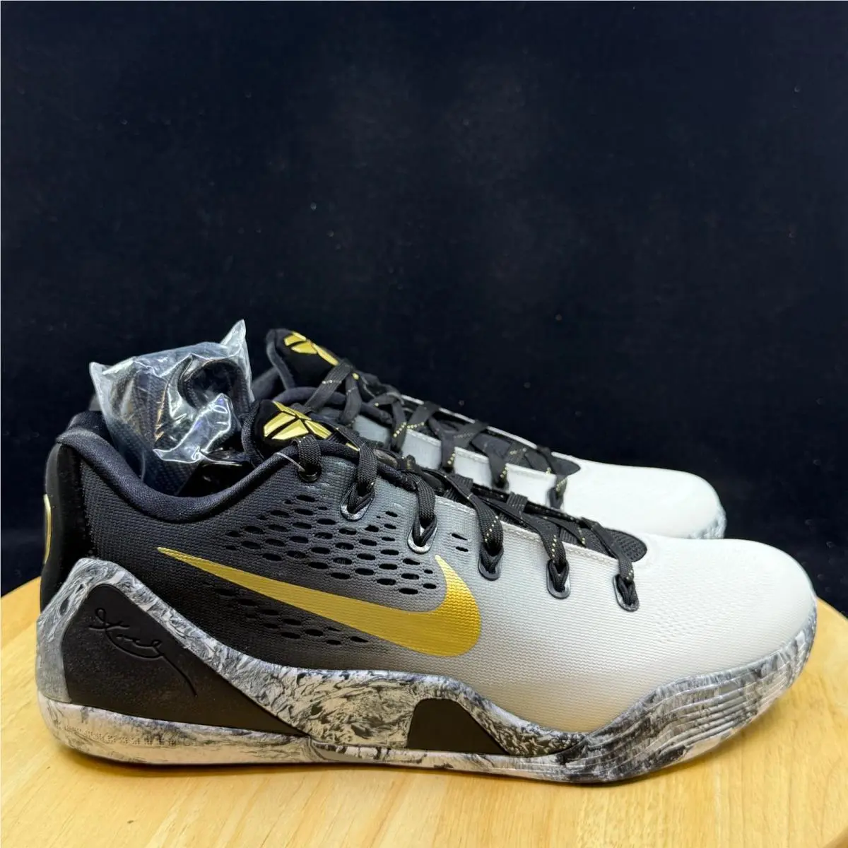 Nike shoes - White 3