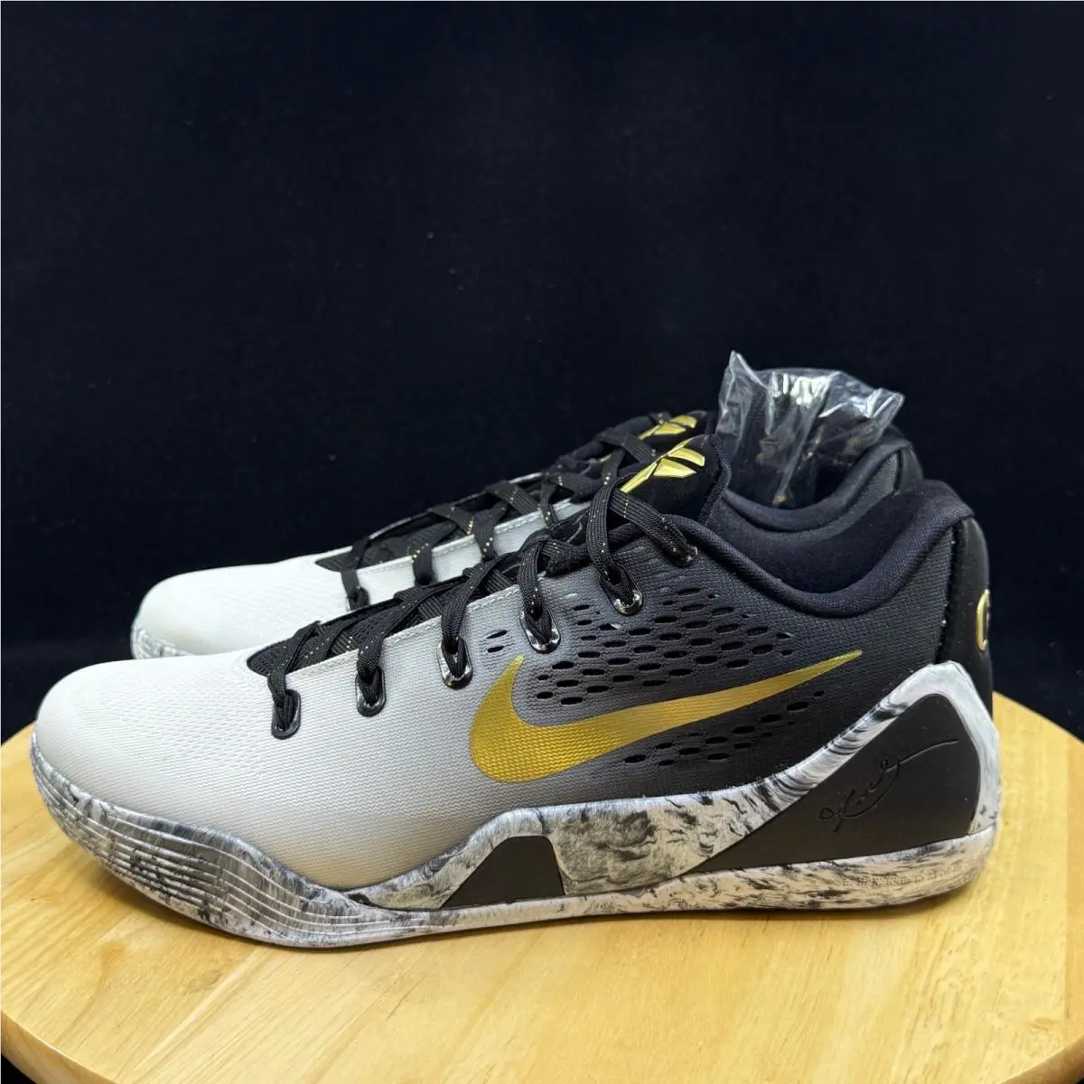 Nike shoes - White 5