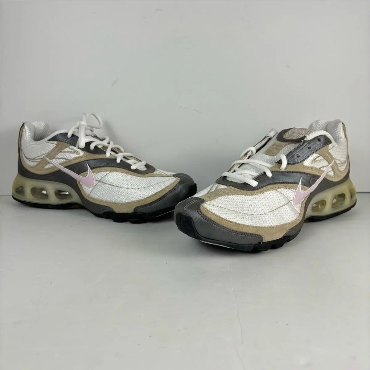 Nike shoes - White 1