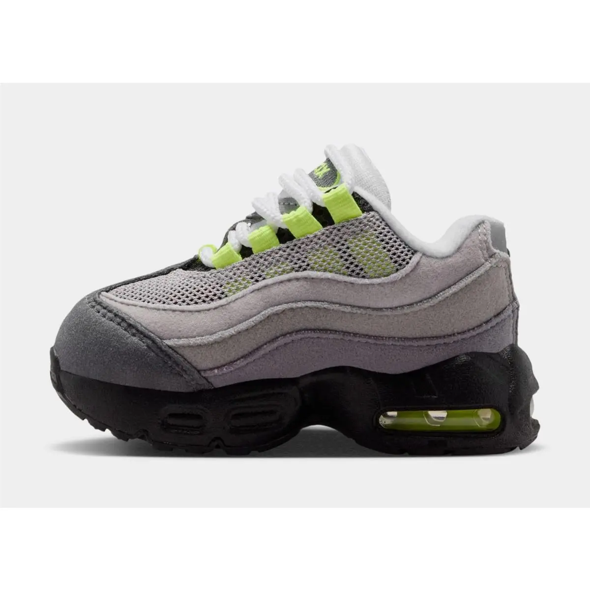 Nike shoes - Black (UPC: 198727573843) 1