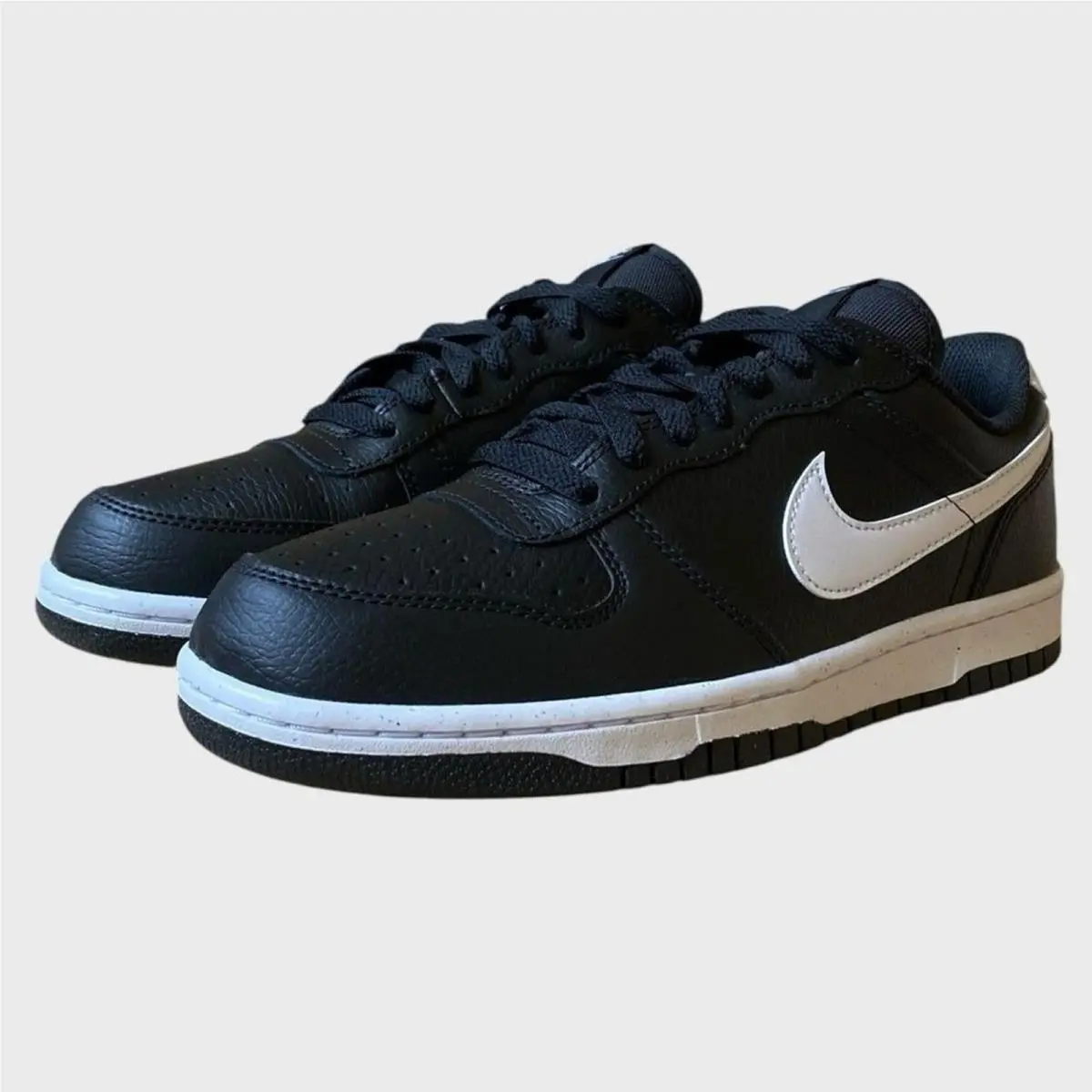 Men`s Nike Big Low Sneakers 8 Black White Leather Athletic Streetwear Gym