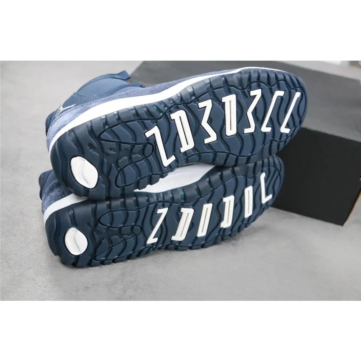 Nike shoes - Air Jordan 11 - Air - Blue (UPC: 0196151896774) 5