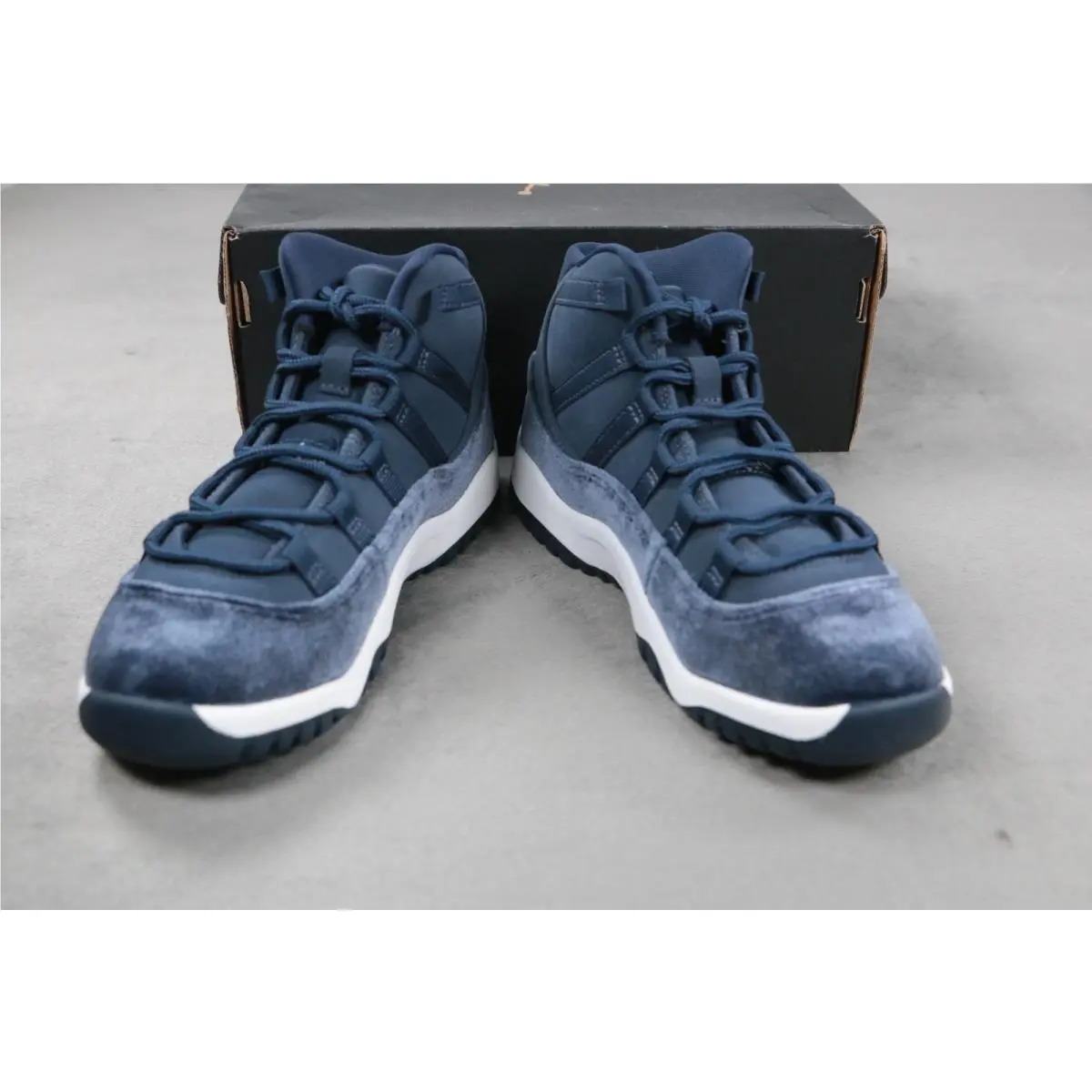 Nike shoes - Air Jordan 11 - Air - Blue (UPC: 0196151896774) 6