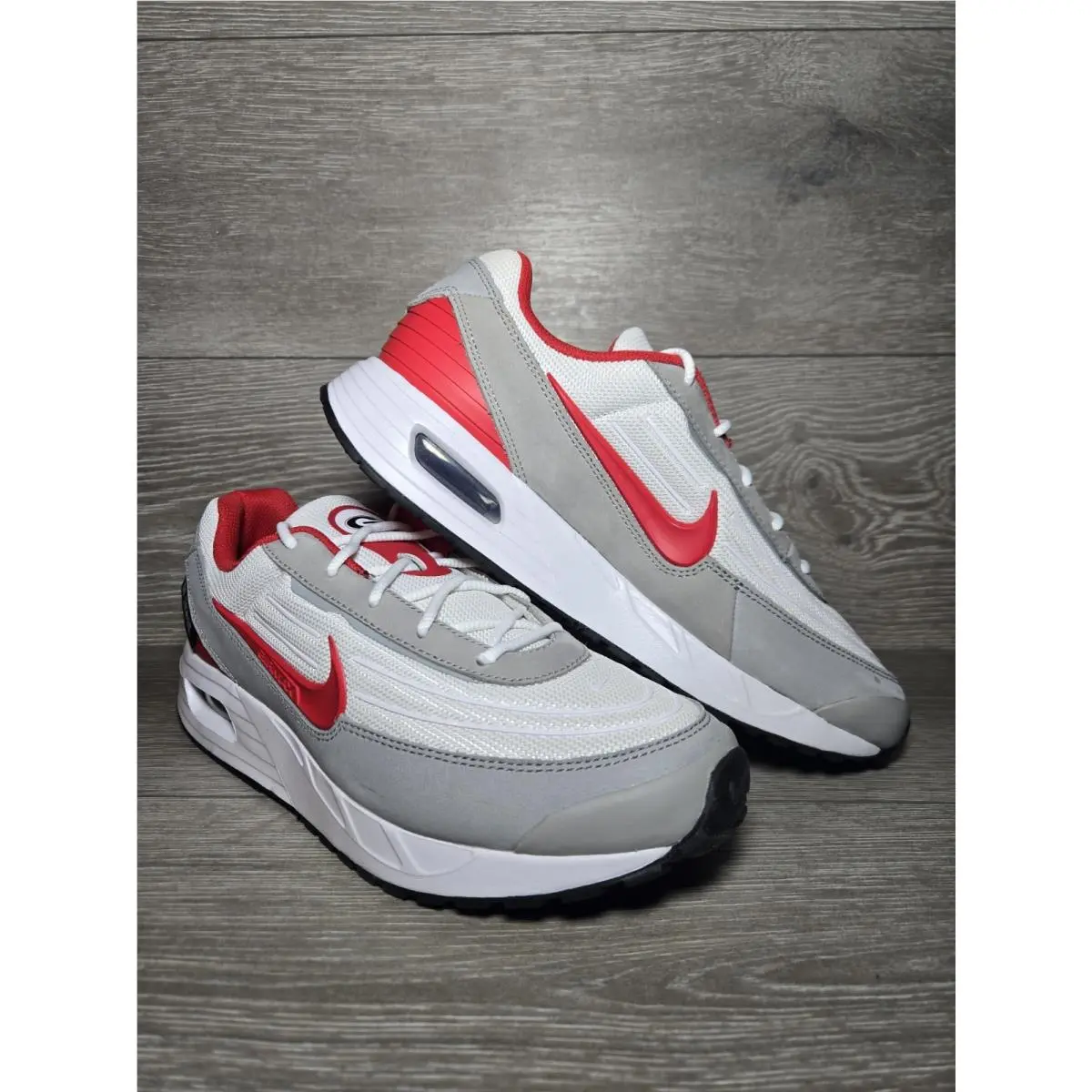Nike shoes - Nike Air Max Verse - Air Max Verse - IB3220 100 - white / University Red 1