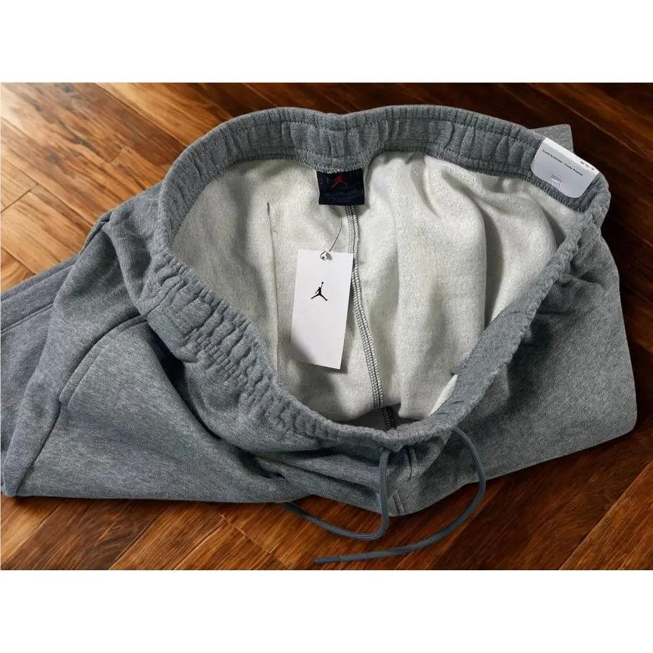 Nike clothing - Nike Air Jordan Brooklyn Fleece Jumpman Shorts Gym Red Men`s - Gray, Manufacturer: Carbon Heather/White (UPC: 197596334852) 4