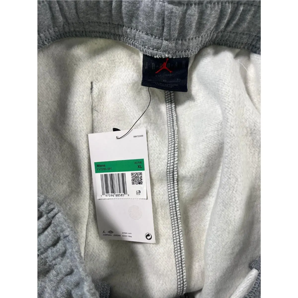 Nike clothing - Nike Air Jordan Brooklyn Fleece Jumpman Shorts Gym Red Men`s - Gray, Manufacturer: Carbon Heather/White (UPC: 197596334852) 5