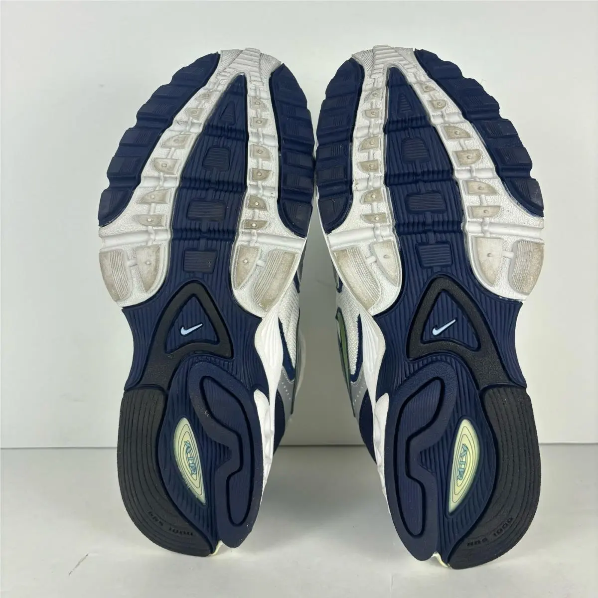 Nike shoes - White 5
