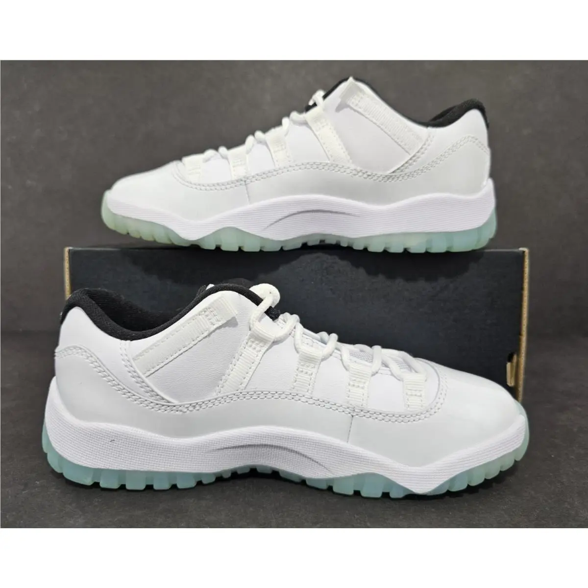 Nike shoes - Jordan 11 - White 0