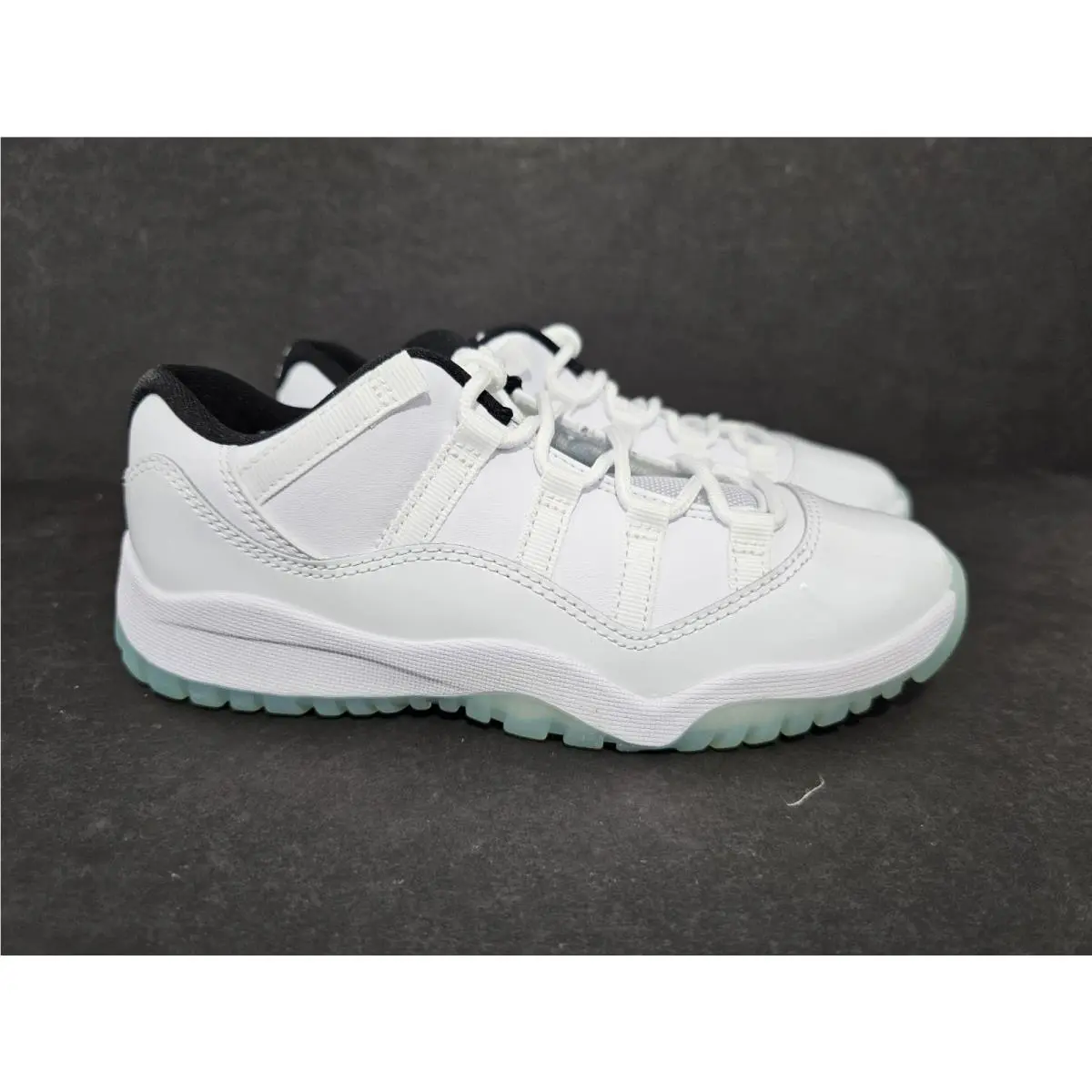 Nike shoes - Jordan 11 - White 1