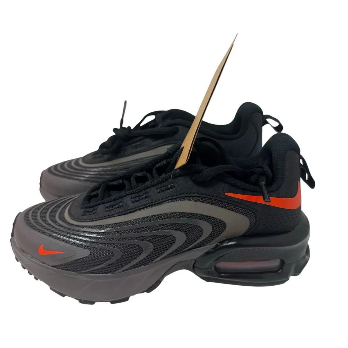 Nike Air Max Fire Low Top Boys Size 4Y Running Shoes Black Red IF2622-200