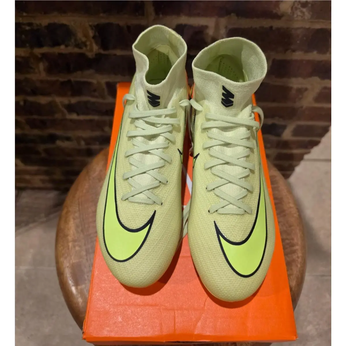 Men`s  ZM Superfly 10 Pro FG Firm Ground Cleats in Colorway Limelight Sz 7M by Nike