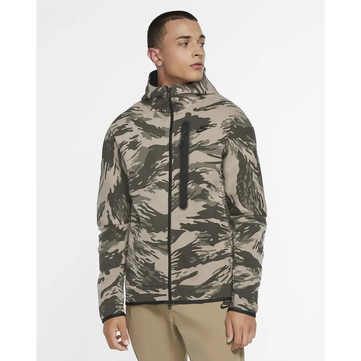 Nike clothing - Green (UPC: 194494689787) 0