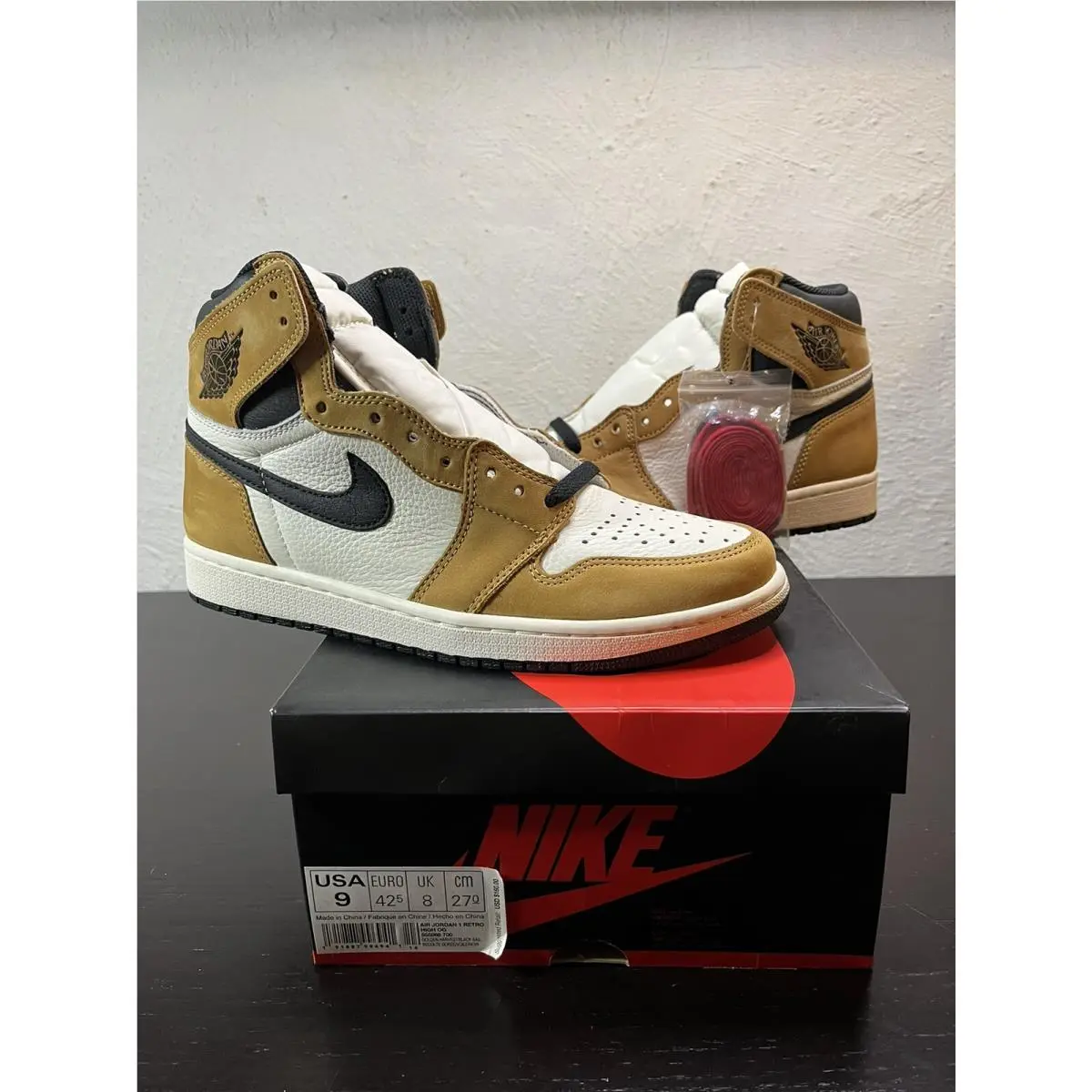 Nike Air Jordan 1 Retro High OG ‘rookie of The Year’ Men’s Size 9 555088-700