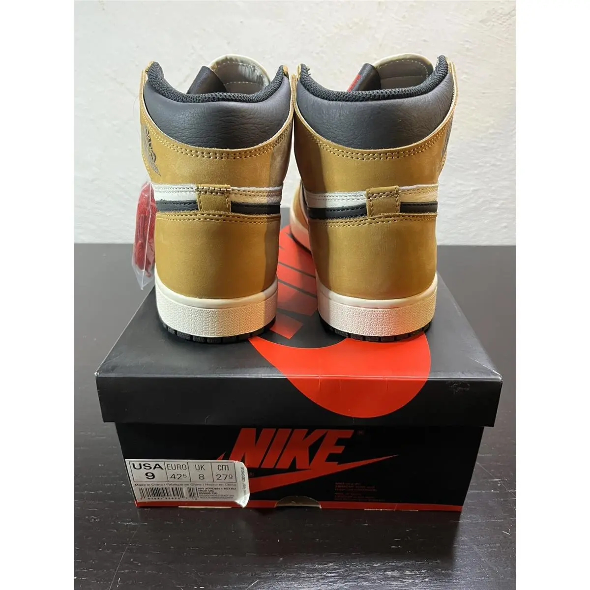 Nike shoes - Jordan Air Jordan 1 - Air - 555088-700 - Beige 1