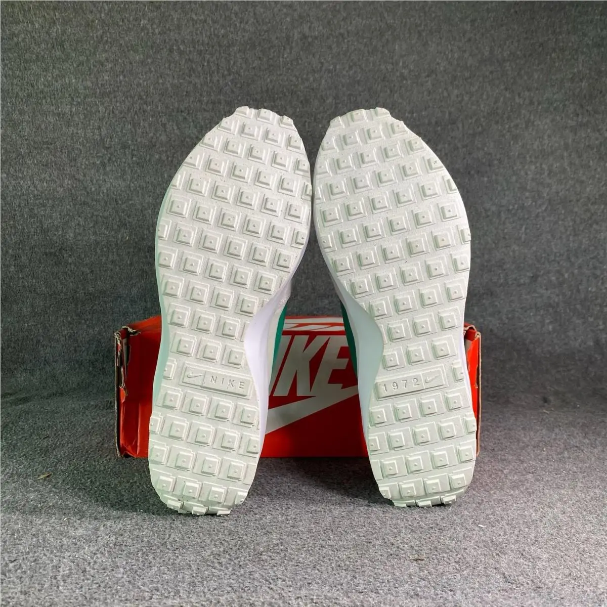 Nike shoes - Nike Waffle Nav - Waffle Nav - White 4