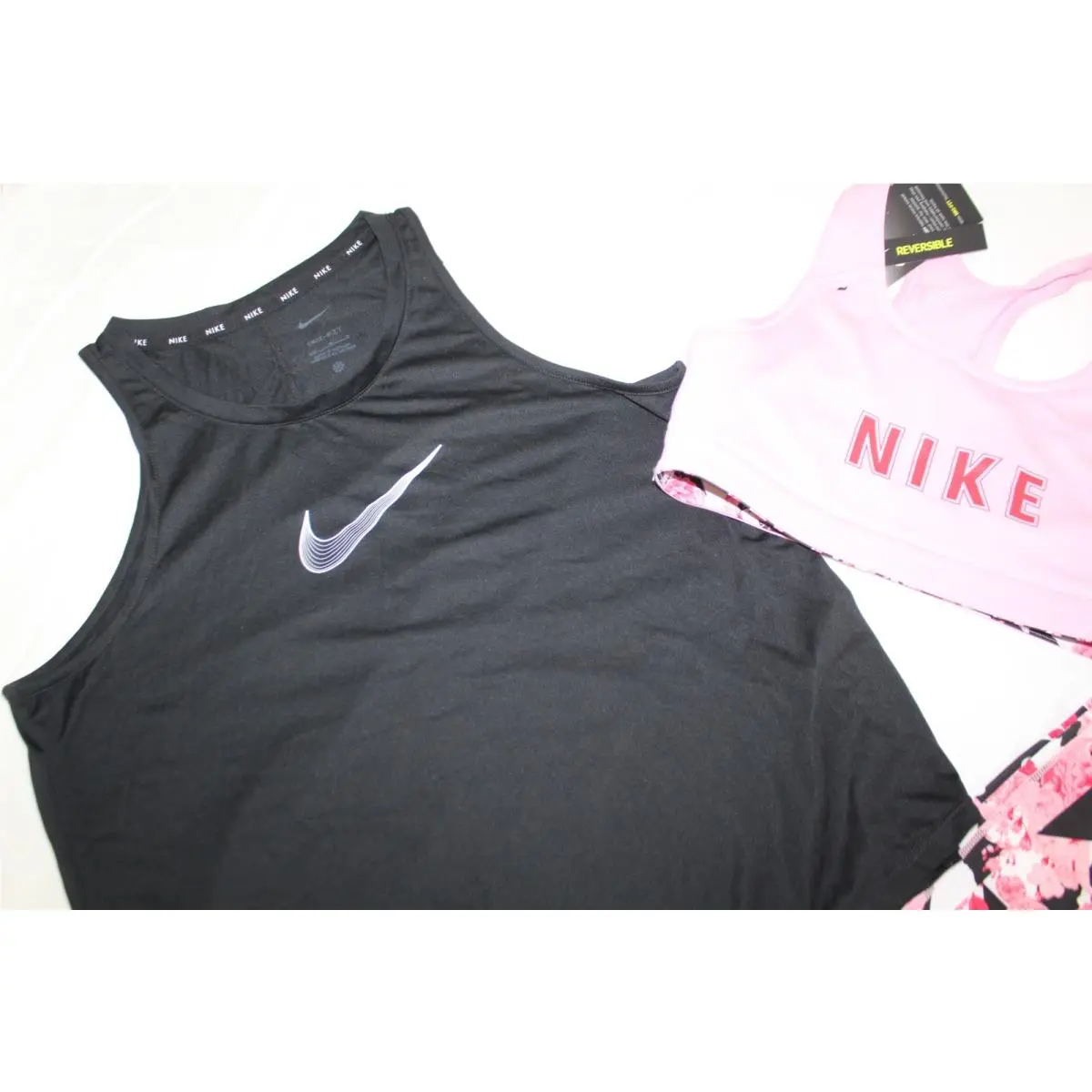 Nike clothing - PINK (UPC: 194493346469) 1