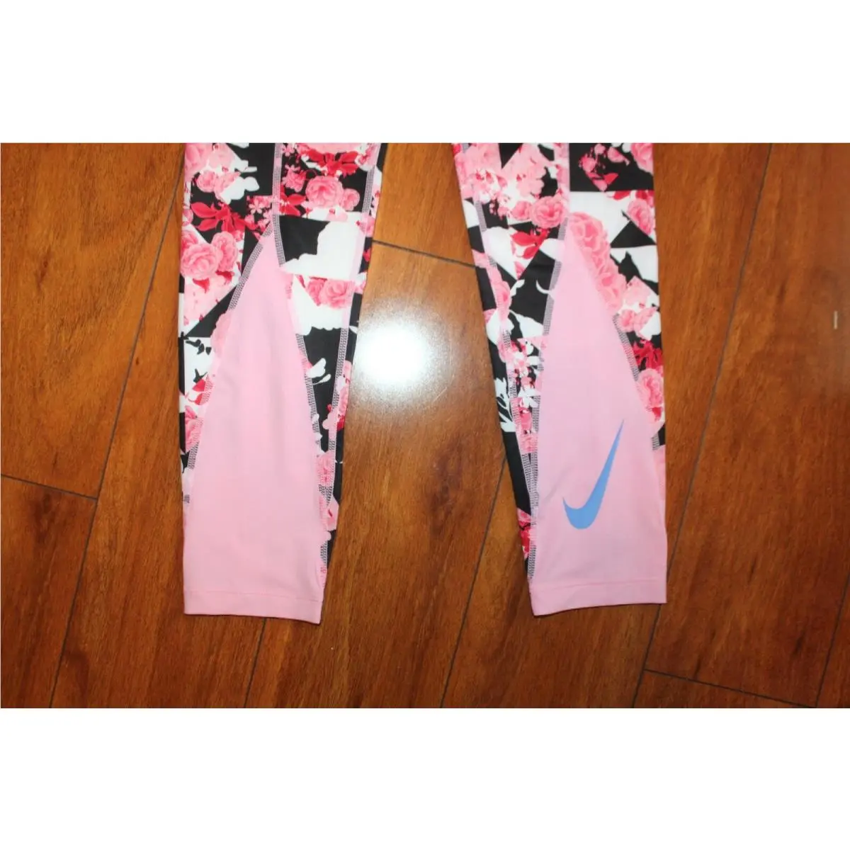 Nike clothing - PINK (UPC: 194493346469) 3