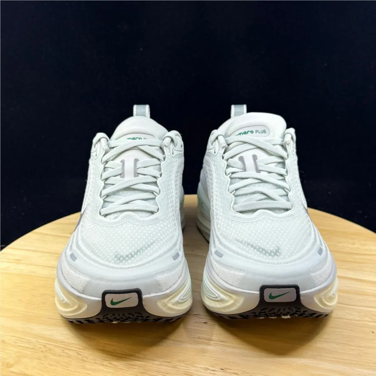 Nike shoes - Green 1