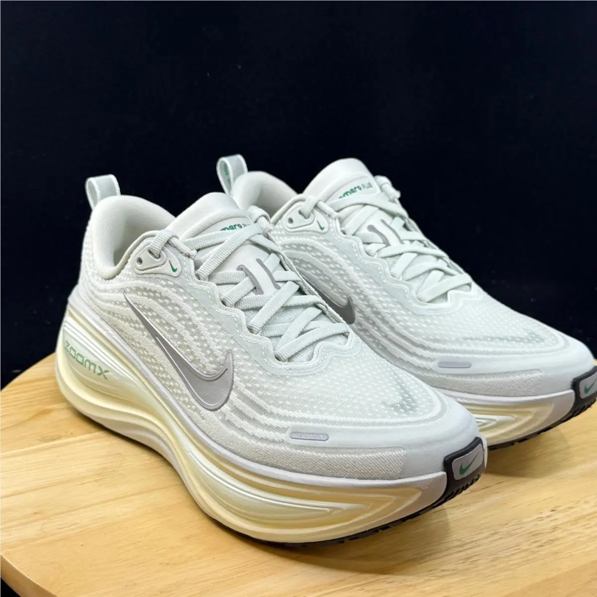 Nike shoes - Green 2