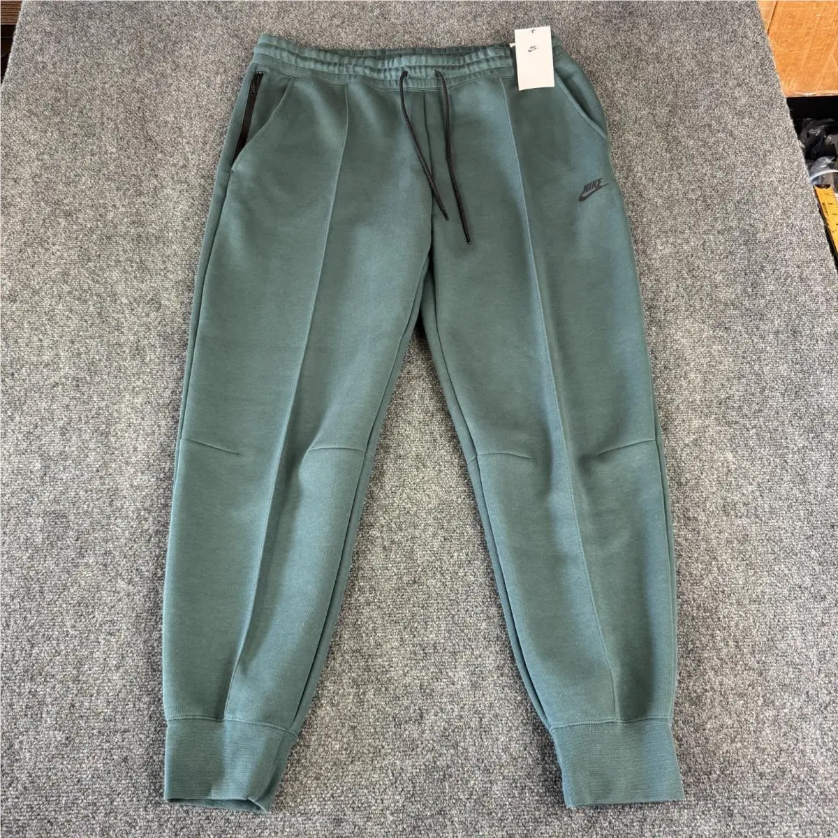 Nike clothing - FB8330-328 - FB8330-328 - Green 1