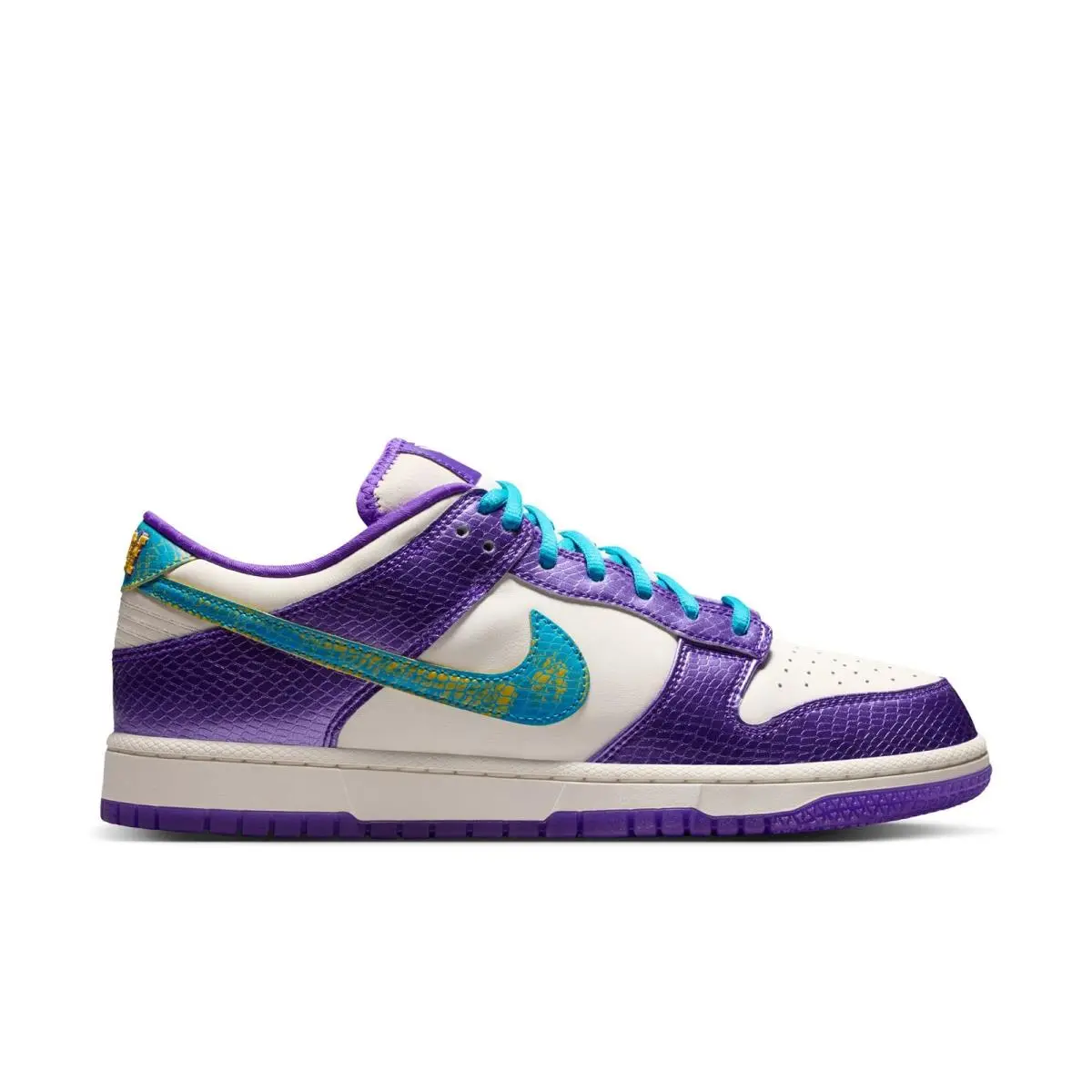 Nike shoes - Multicolor 1
