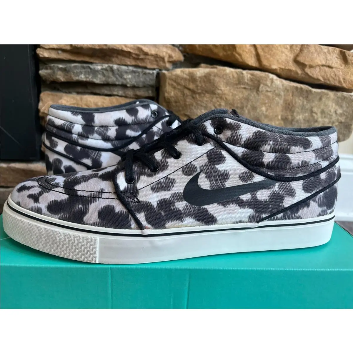 Nike SB Zoom Stefan Janoski Mid Skate Shoes 443095 101 Black White Mens 9.5