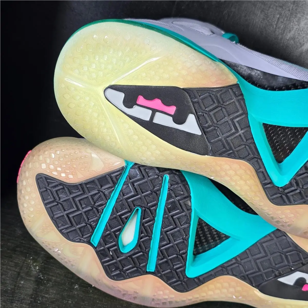 Nike shoes - LeBron 9 PS Elite - LeBron Elite - 516958 001 - Gray 7