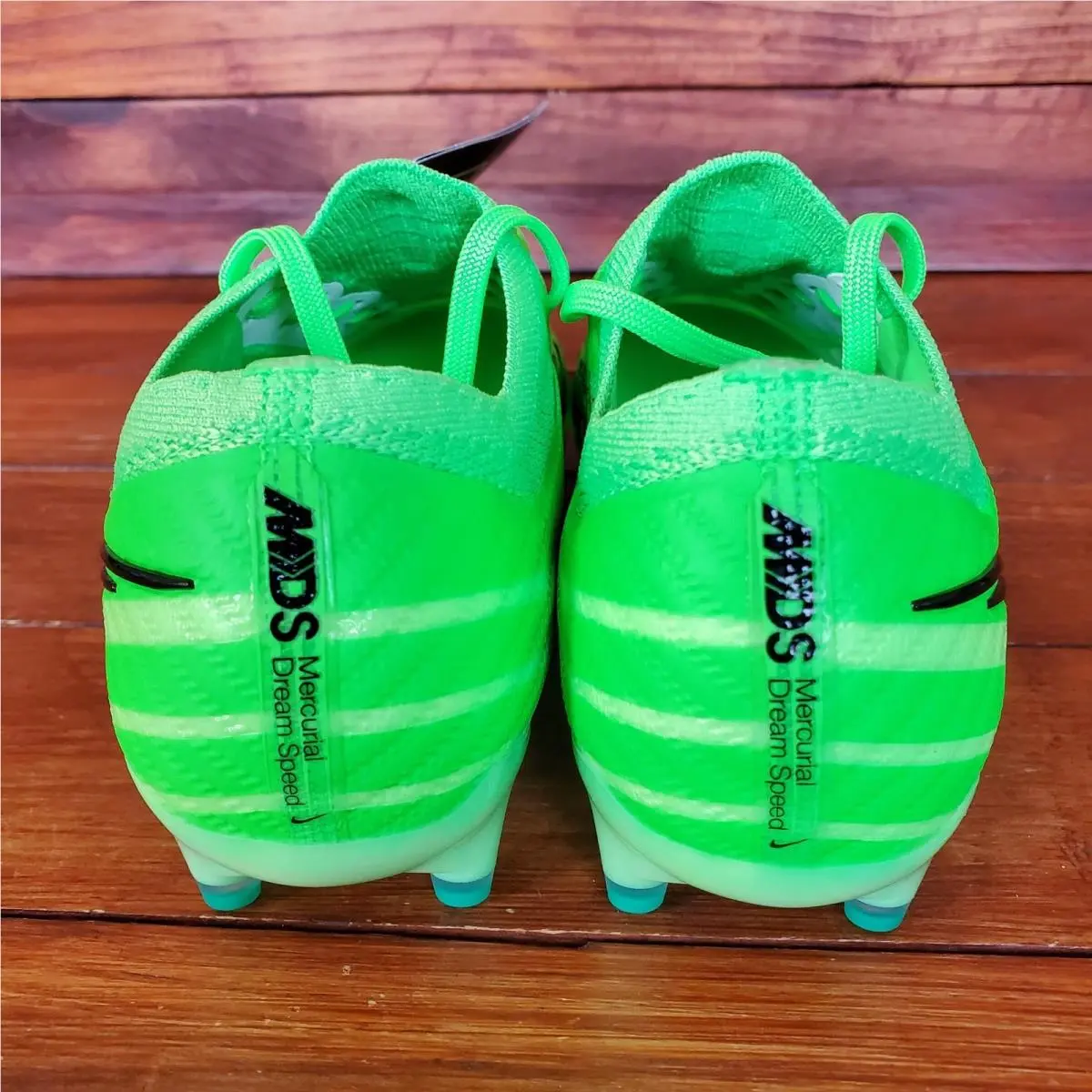 Nike shoes - Green 1