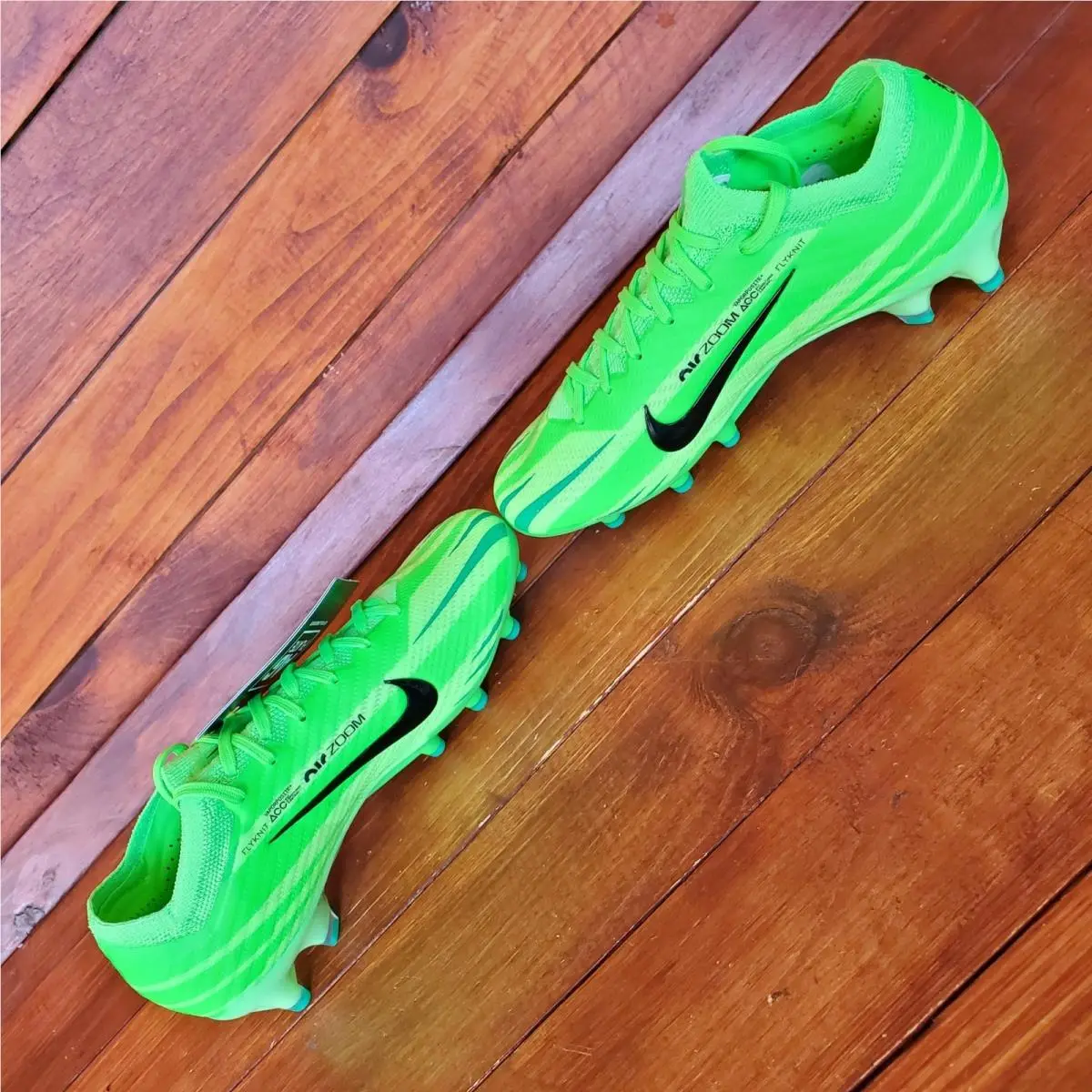Nike shoes - Green 3