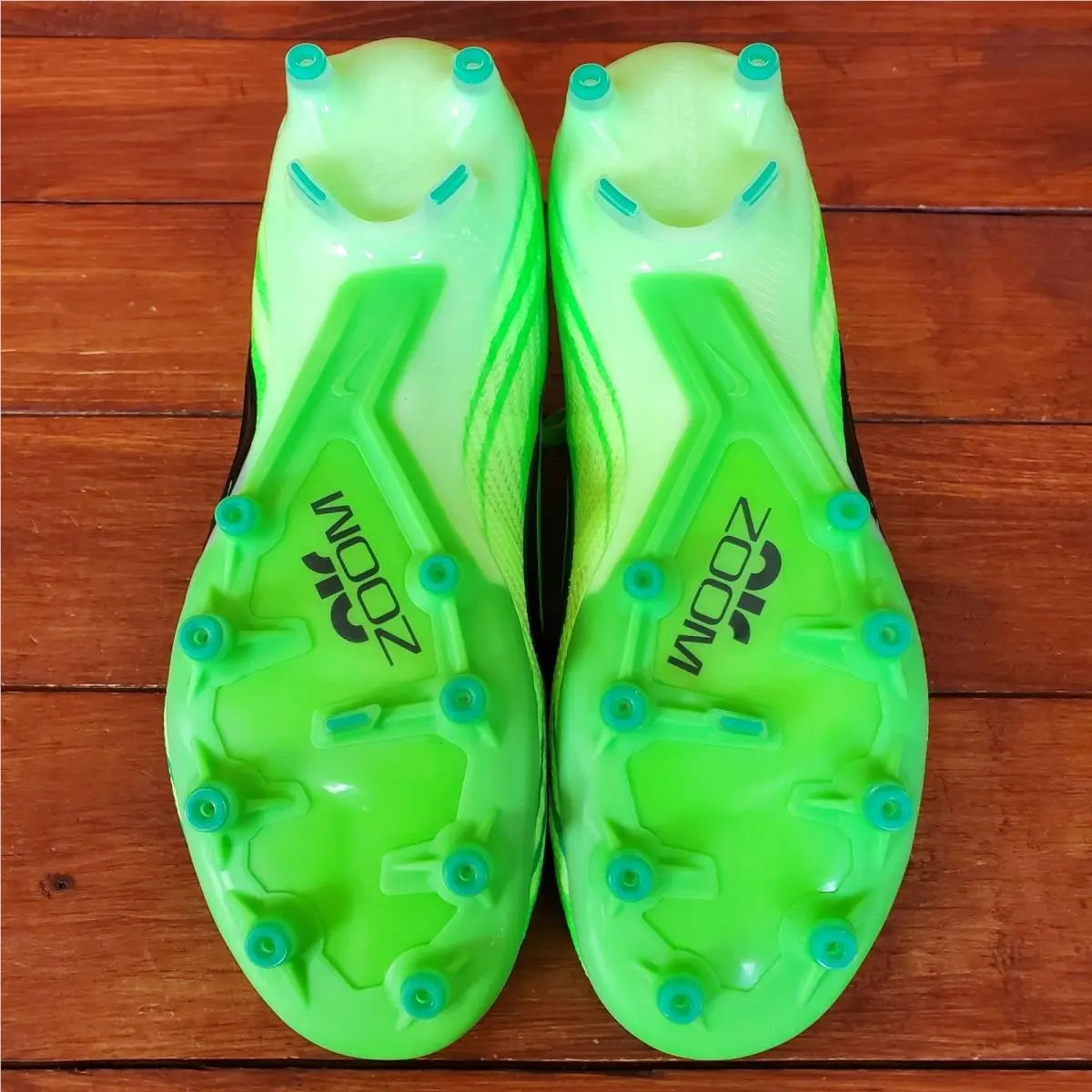 Nike shoes - Green 4