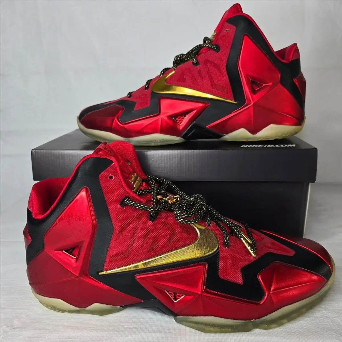 Nike Lebron XI Nike iD Red Gold Black Men’s Basketball Shoes Sz 15 Rare 2014