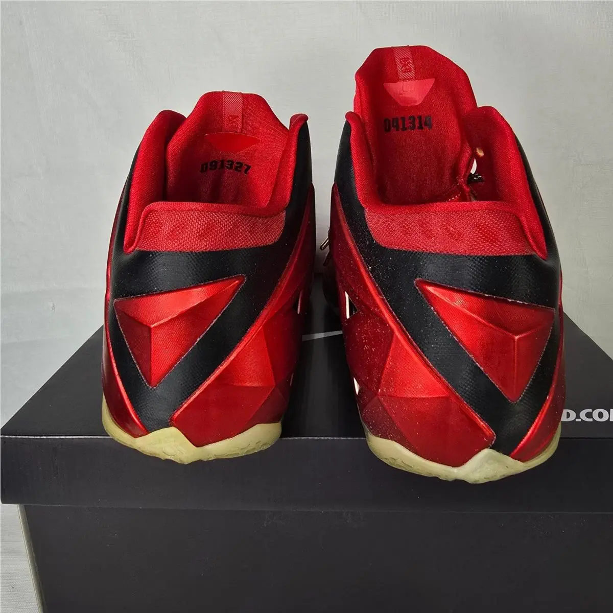 Nike shoes - LeBron 11 - LeBron - 641216 993 - Red 2