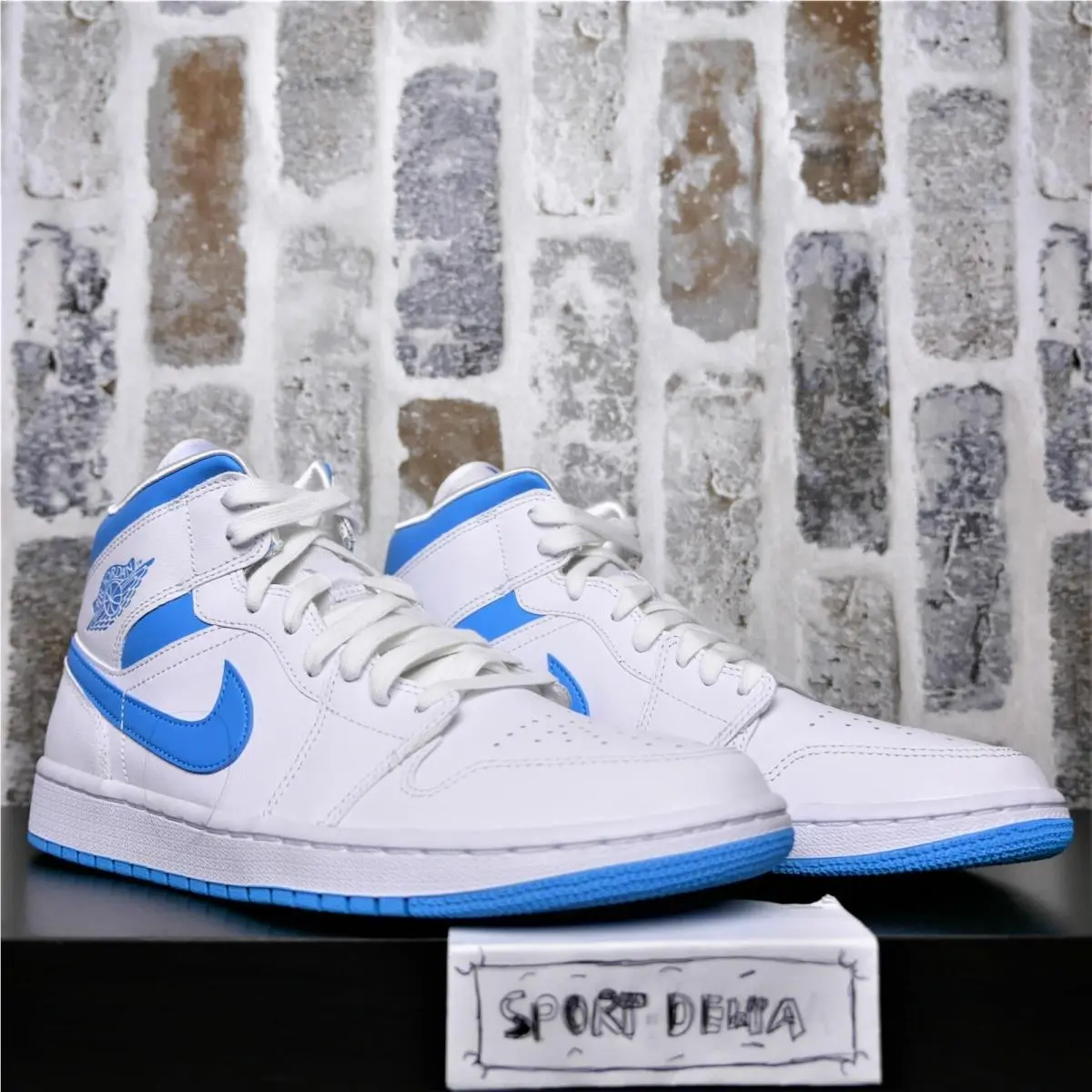 Nike Air Jordan 1 Mid Unc White/carolina Blue Women`s sz 12 BQ6472-114