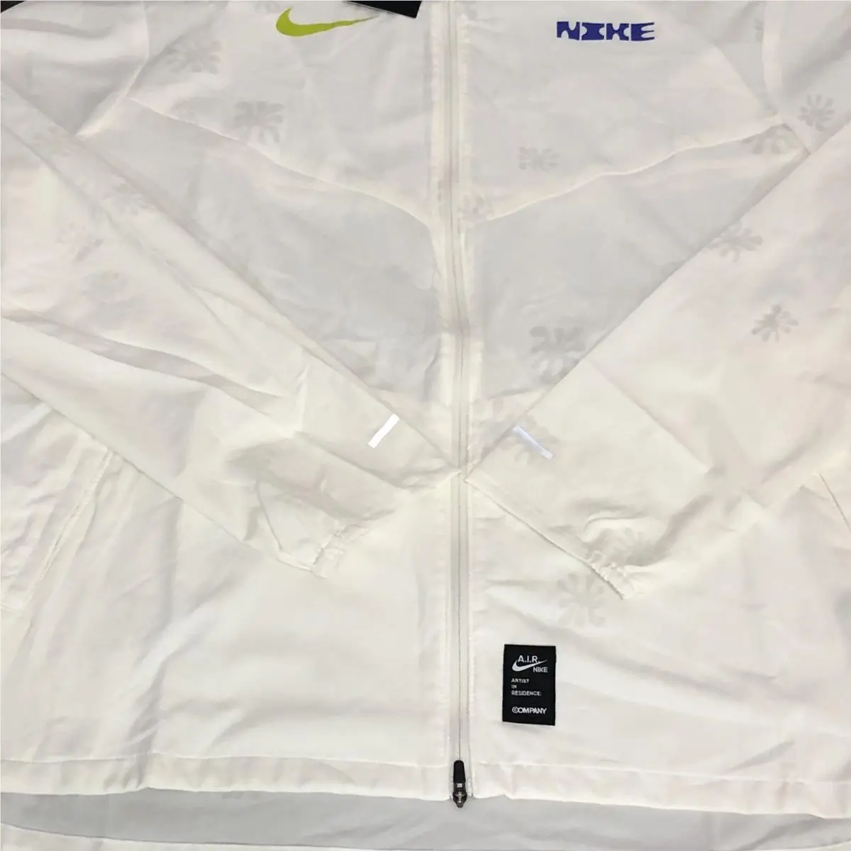 Nike clothing - Nike Sportswear - Sportswear - CU8048-133 - White (UPC: 0194498416938) 1