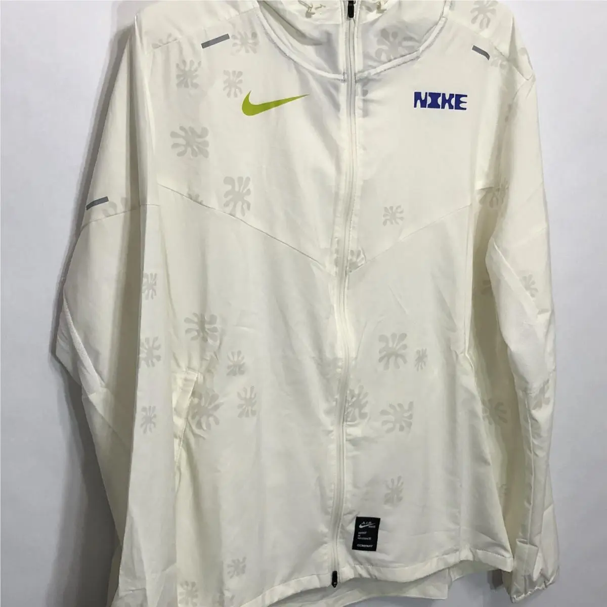 Nike clothing - Nike Sportswear - Sportswear - CU8048-133 - White (UPC: 0194498416938) 5