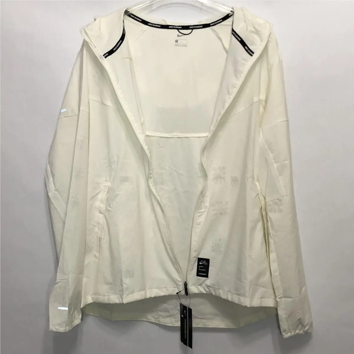 Nike clothing - Nike Sportswear - Sportswear - CU8048-133 - White (UPC: 0194498416938) 6