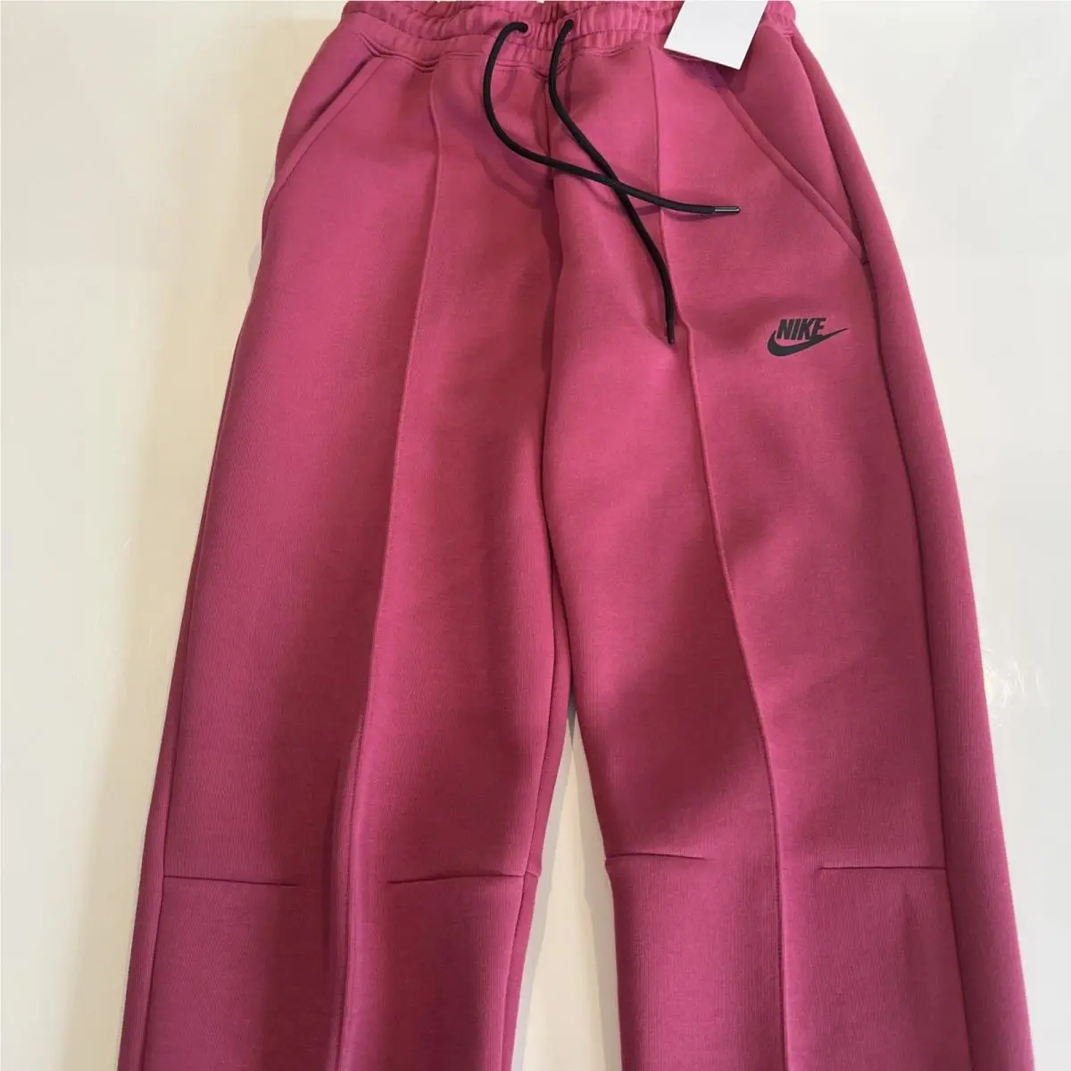 Nike clothing - SWEET BEET/BLACK (UPC: 198484383372) 4