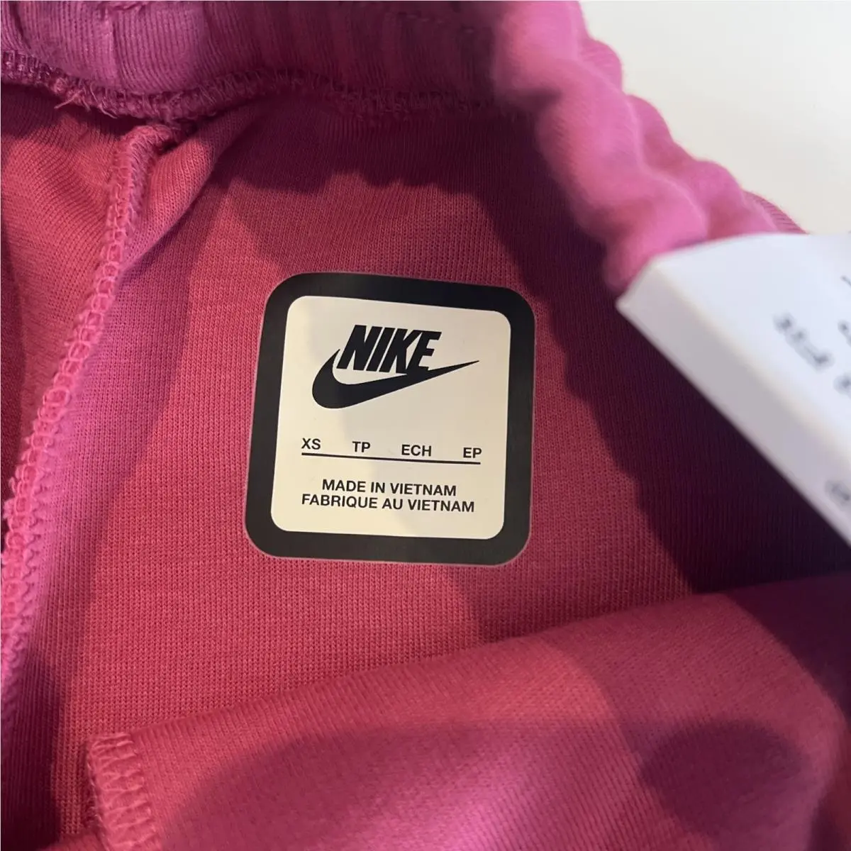 Nike clothing - SWEET BEET/BLACK (UPC: 198484383372) 5