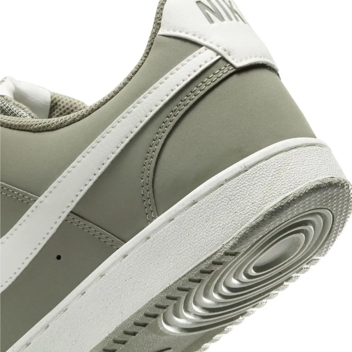 Nike shoes - Green (UPC: 197859095599) 1