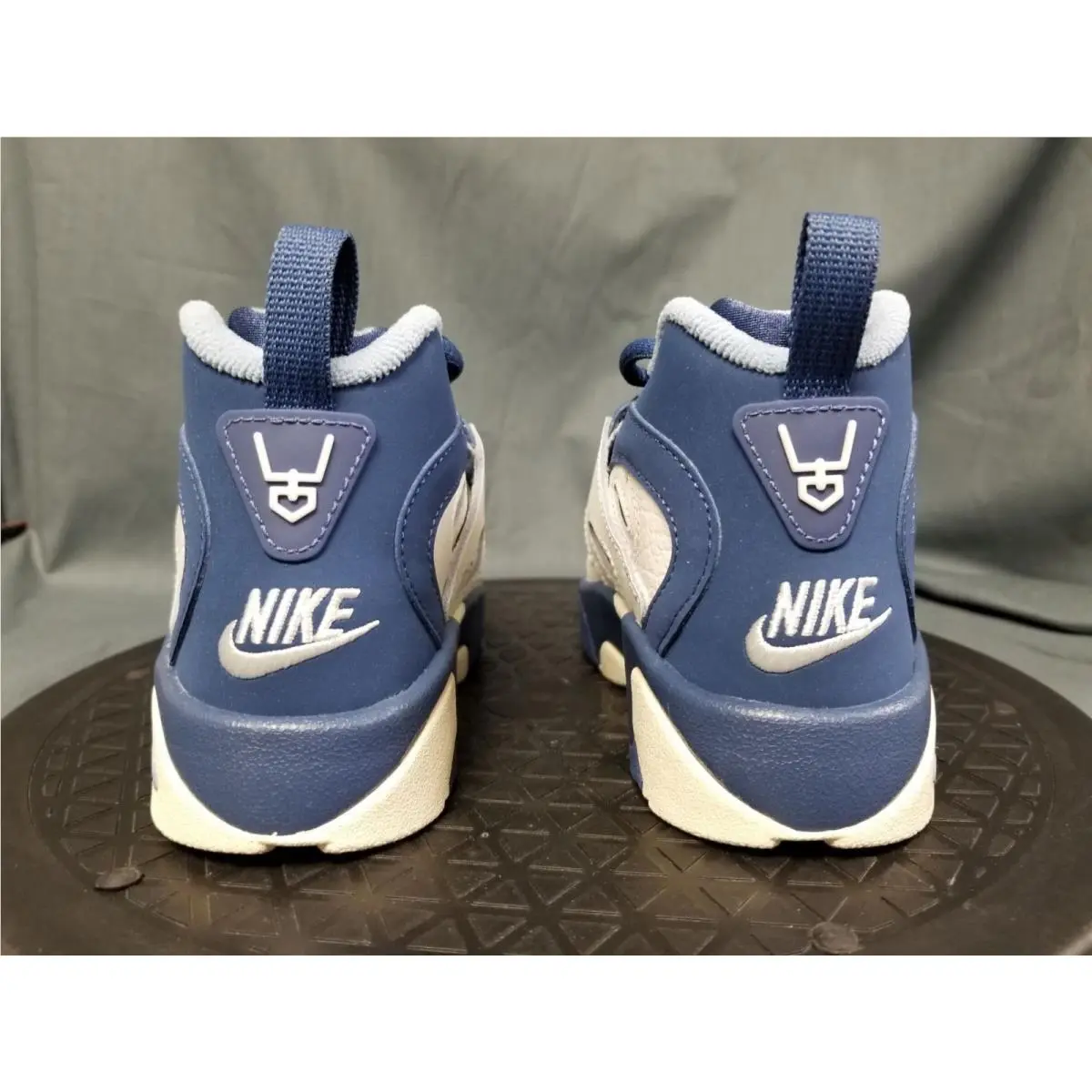 Nike shoes - Nike Air Diamond Turf 2 - IR4726 100 - Sail/Mystic Navy/Blue Grey 5