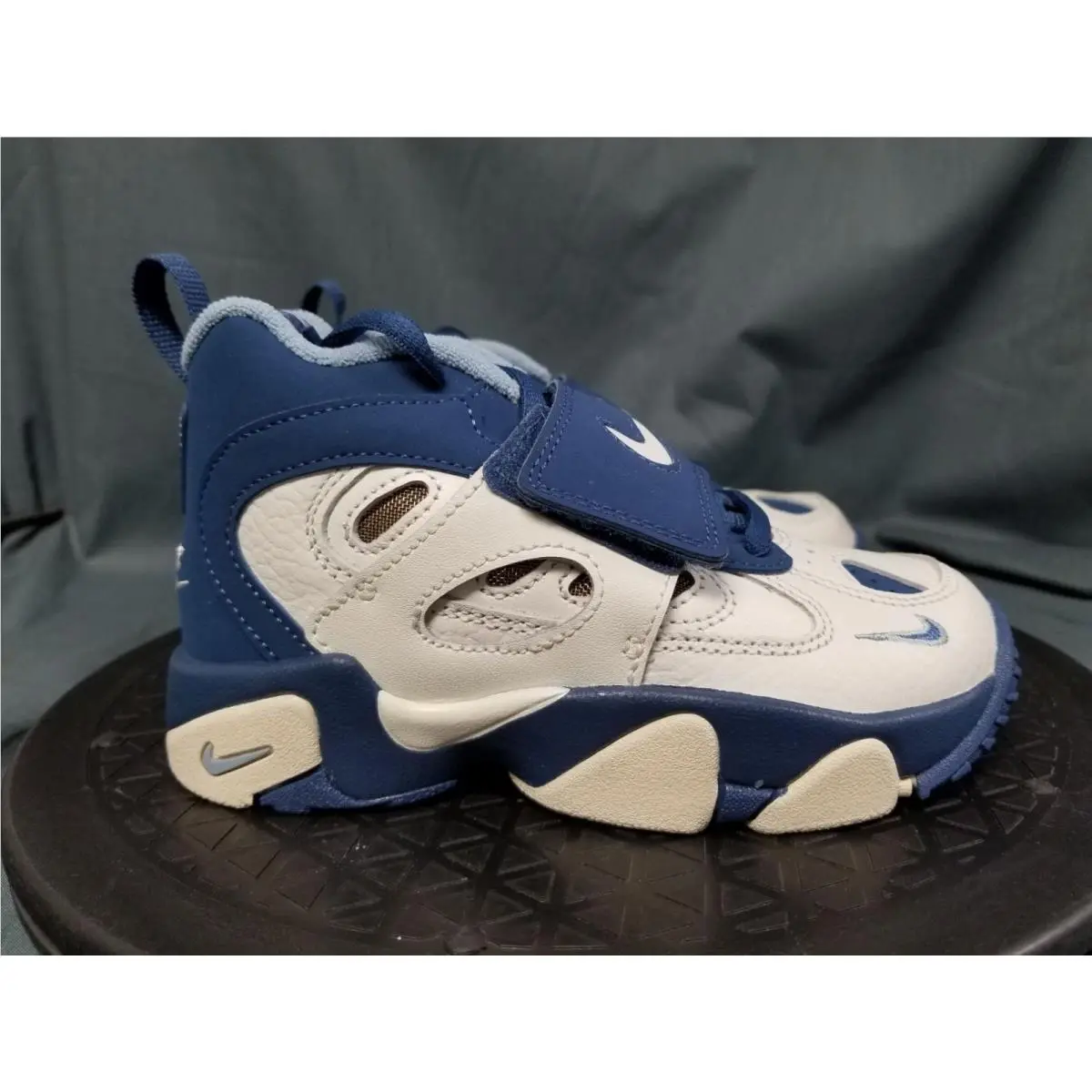 Nike shoes - Nike Air Diamond Turf 2 - IR4726 100 - Sail/Mystic Navy/Blue Grey 7