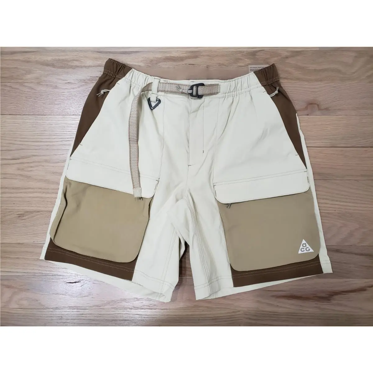 Nike Acg Men`s Summit Smith Cargo Shorts HV0593-229 Light Khaki Size M