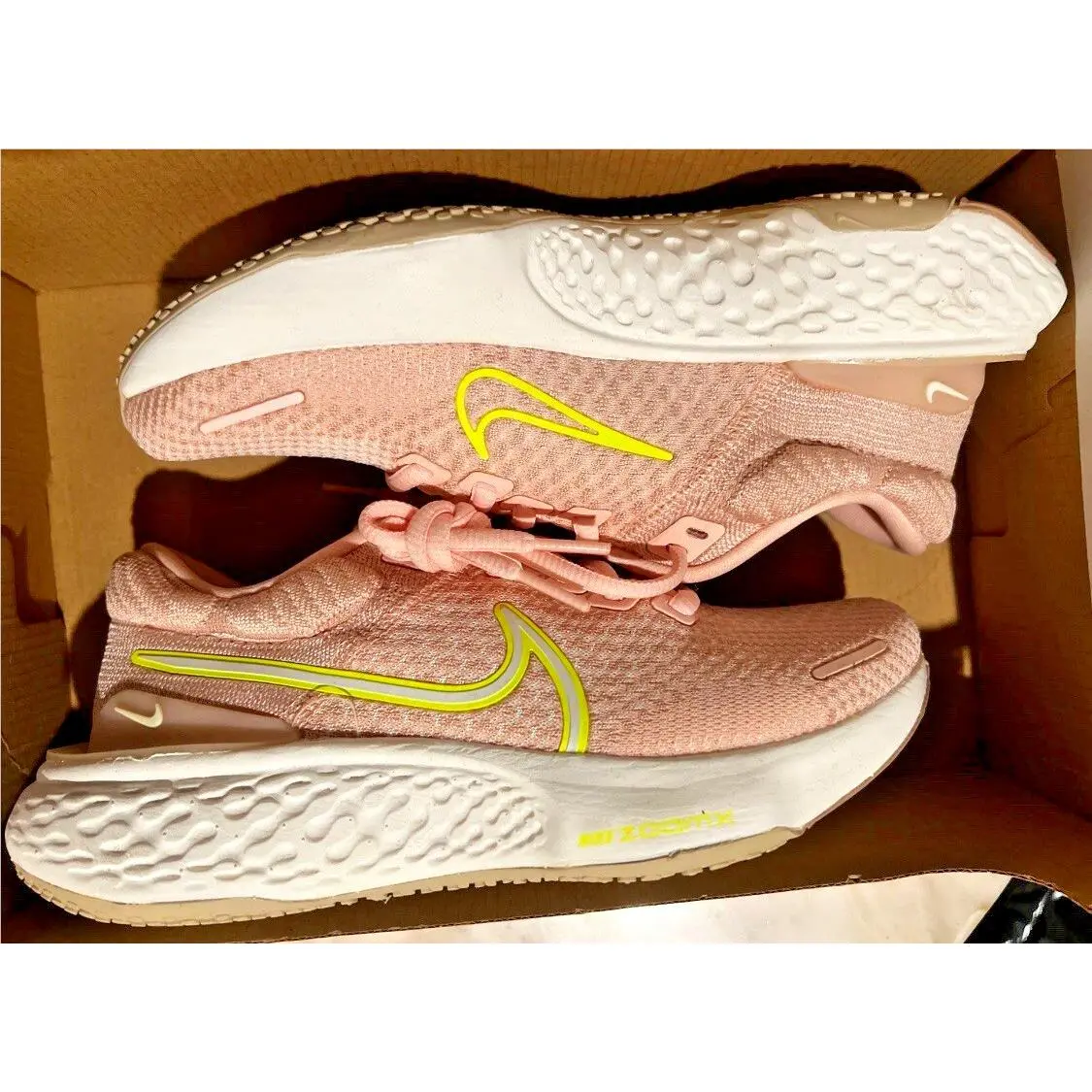 Nike shoes - Nike ZoomX Invincible - ZoomX Invincible - DC9993-600 - Pink, Manufacturer: Atmosphere/Volt/Pink Oxford/Sail 0