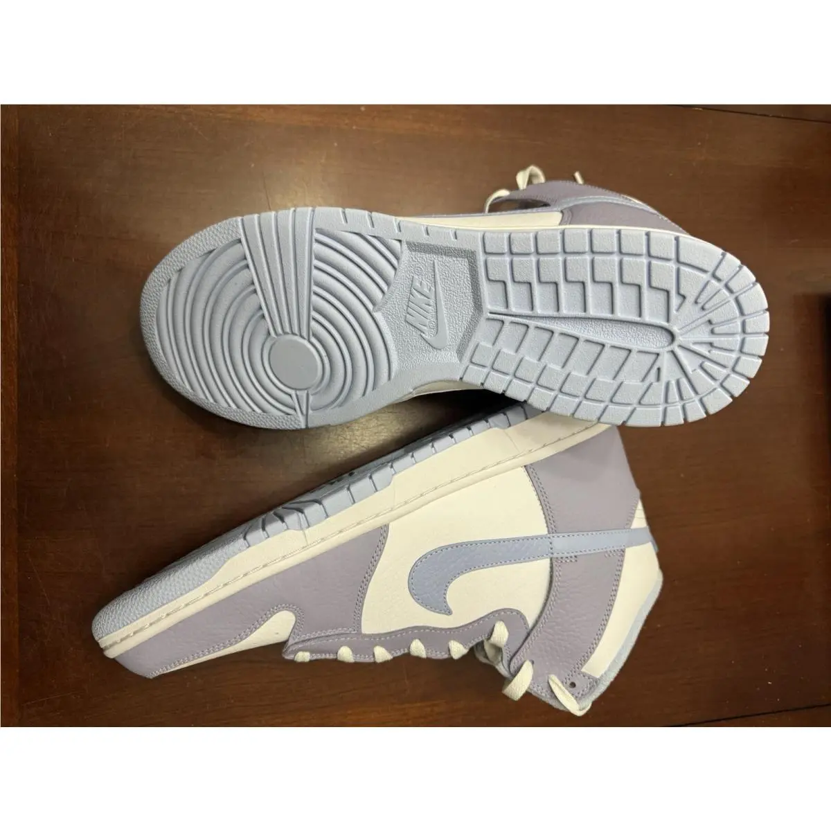 Nike shoes - White 2